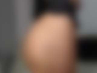 Live cam show with Layla12a - Bedroom on Camsoda Late Night