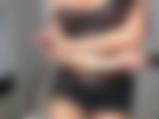 Layla12a's Live Sex Cam Show