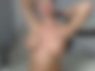 Layla12a's Live Sex Cam Show
