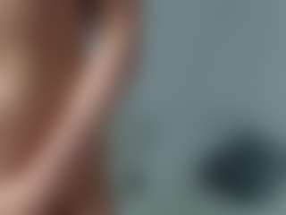 Layla12a's Live Sex Cam Show