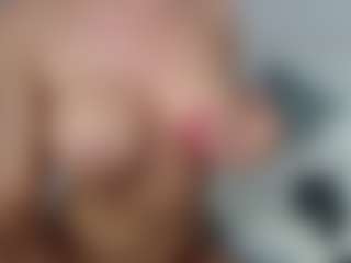 Layla12a's Live Sex Cam Show