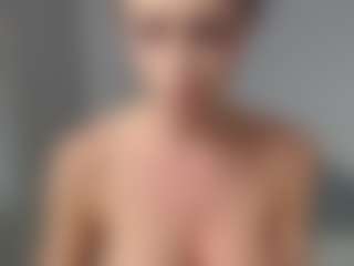 Layla12a's Live Sex Cam Show