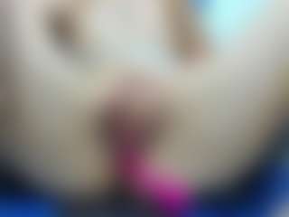 Live cam show with maia-blaze - Petite on Uber Horny