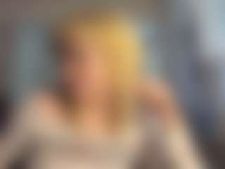Live cam show with MariKavaney - Blonde Hair on CamwithHer