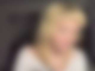 Live cam show with MariKavaney - Athletic on CamwithHer