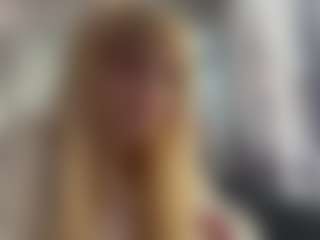 Live cam show with MariKavaney - Facial on Dolls Live