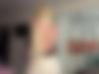 Live cam show with MariKavaney - Blue Eyes on Mixed Magazine Live