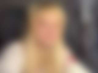 Live cam show with MariKavaney - Middle Aged on Dolls Live