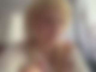 Live cam show with MariKavaney - Nipple Piercings on sexylive.show