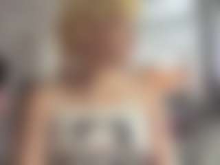 Live cam show with MariKavaney - Lesbian on LiveSexCams6
