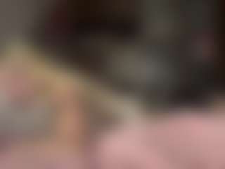 Live cam show with MariKavaney - Average on Mixed Magazine Live