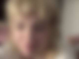 Live-Cam-Show mit MariKavaney - Facial auf Camsoda