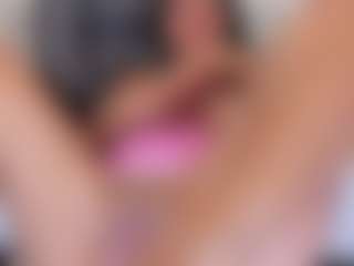 Live cam show with martina-evan - Striptease on eurowanks.com