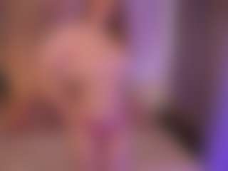 Live cam show with Olivia-Flores - Lovense Teen (18+) on Mixed Magazine Live