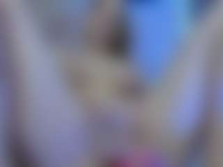 Live cam show with Olivia-Flores - Blonde Hair Teen (18+) on friskycurves.com