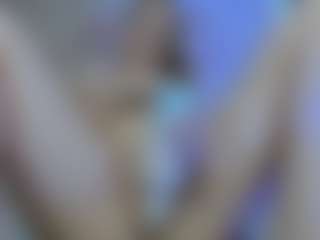 Live cam show with Olivia-Flores - Blow on livesuperchat.net