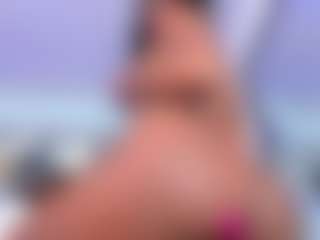 Live cam show with Taylorviidal - Black Toys on xplaylive.com