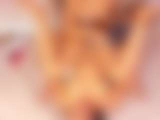Live cam show with vanessa-guzman01 - Nipple Piercings on Camsoda
