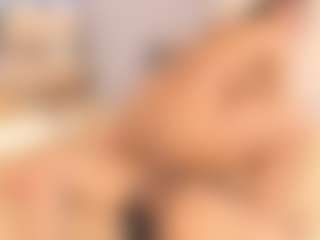 Live cam show with vanessa-guzman01 - Ass Bouncing on CamwithHer