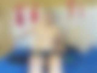Live cam show with VelvetandShadows - Drinking on friskycurves.com