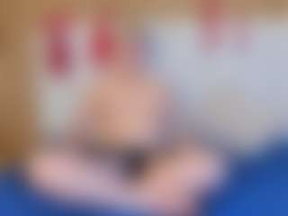 Live cam show with VelvetandShadows - Facial on Stripli.com