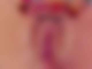 Live cam show with VenusSweett - Natural on CamClone