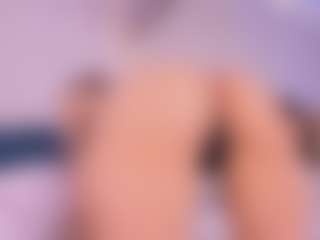 Live cam show with VickkyCandy - Moaning on Camsoda