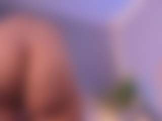 Live cam show with VickkyCandy - Moaning on sexytreat.net