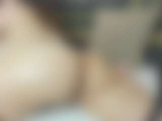 Live cam show with VickkyCandy - Moaning on Gym Cam Girls