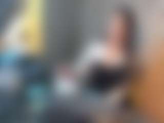 Live cam show with Angeelblosoom - Nipple Piercings on AdultVida.com