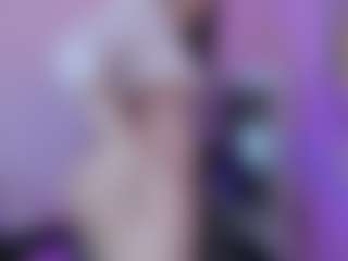 Live cam show with Angeelblosoom - Smoking on Camsoda