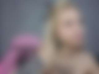 Live cam show with ArmaniiDavis - Strip on SpankPalCams