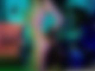 Live cam show with Eva-Leeee - Strip on Streamer API