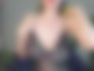 Live-Cam-Show mit Eva-Leeee - Bra auf Camsoda