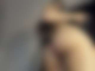 Live cam show with EvelynTaisia - Body Massage on AdultVida.com