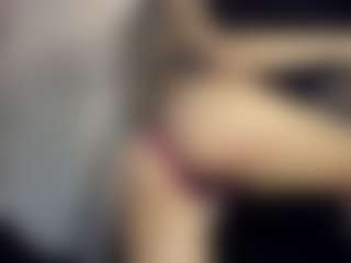 Live cam show with EvelynTaisia - Body Massage on googirlz