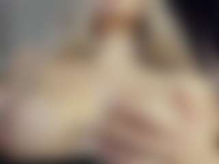 Live cam show with EvelynTaisia - Smoking on SpunkLive