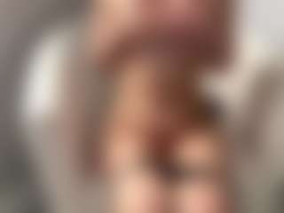 FrancineHudley's Live Sex Cam Show