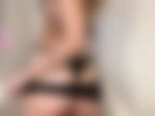 FrancineHudley's Live Sex Cam Show