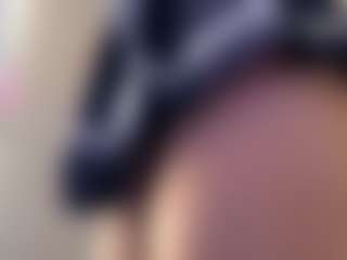 Live cam show with FrancineHudley - MILF on Sex Cam Show