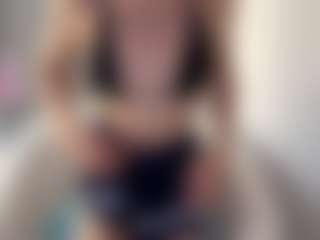 FrancineHudley's Live Sex Cam Show