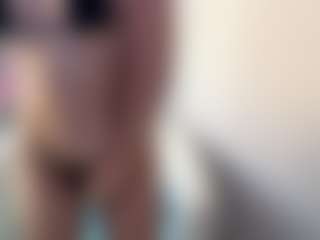 FrancineHudley's Live Sex Cam Show