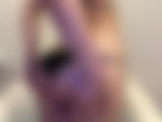 FrancineHudley's Live Sex Cam Show