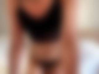 Live cam show with FrancineHudley - Mature on liverealitysex.com