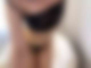 Live cam show with FrancineHudley - Lovense MILF on CamClone