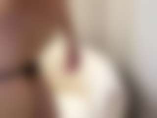 FrancineHudley's Live Sex Cam Show