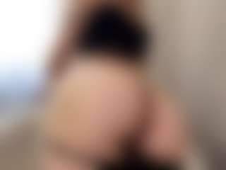 FrancineHudley's Live Sex Cam Show