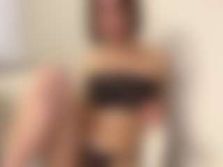 Live cam show with FrancineHudley - Squirt on Livezox