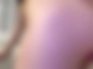 FrancineHudley MILF webcam performer live streaming