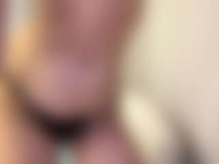 FrancineHudley's Live Sex Cam Show